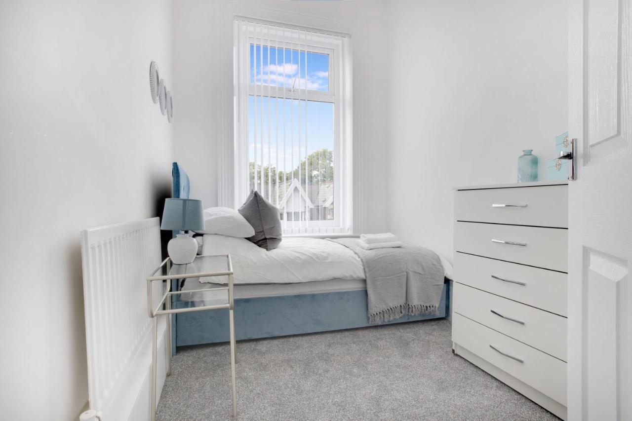 Stunning 4-Bedroom, 2 Bathrooms In Sunderland Sunderland  Exterior photo